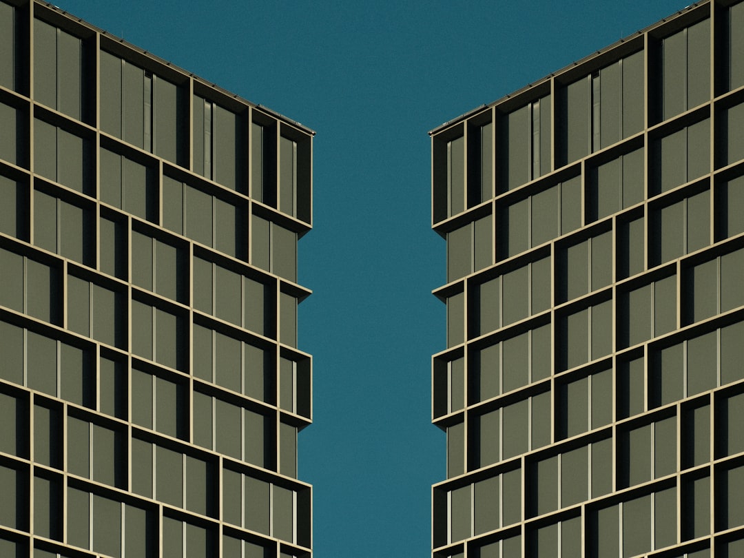 Photo Design-Build vs Independent Architect